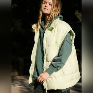 Free People In A Bubble Puffer Vest in Lime Size Small NEW